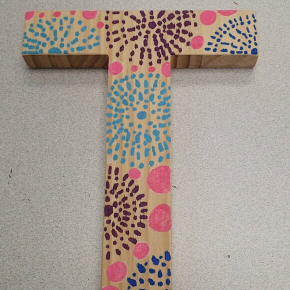 Leter T - Picture 1 of 4